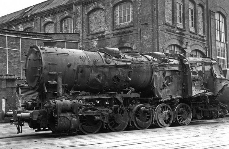 Zerstörte Lokomotive